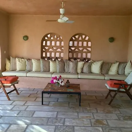 Villa Front Majestic Liaropa