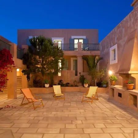 Front Majestic Villa Liaropa