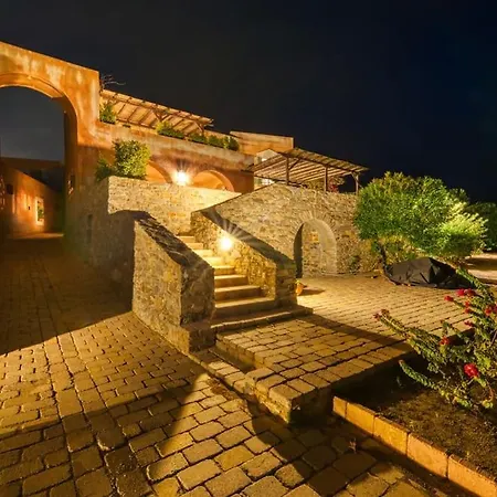 Villa Front Majestic